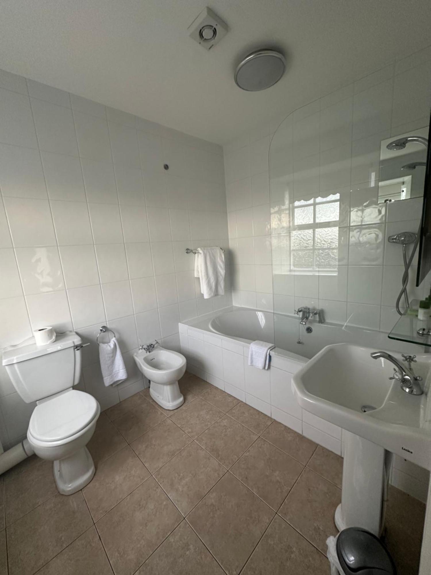 Kings Croft Hotel Pontefract Extérieur photo