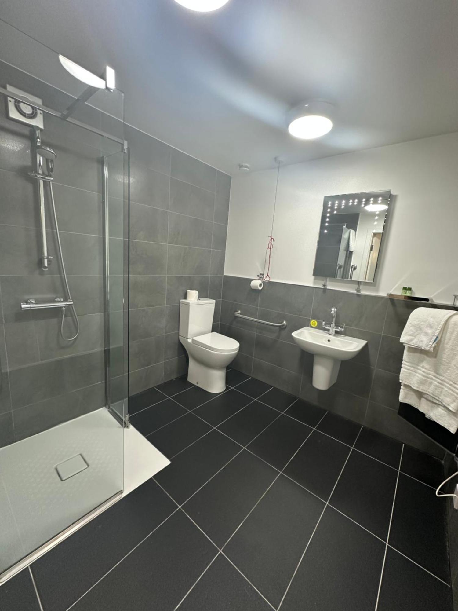 Kings Croft Hotel Pontefract Extérieur photo