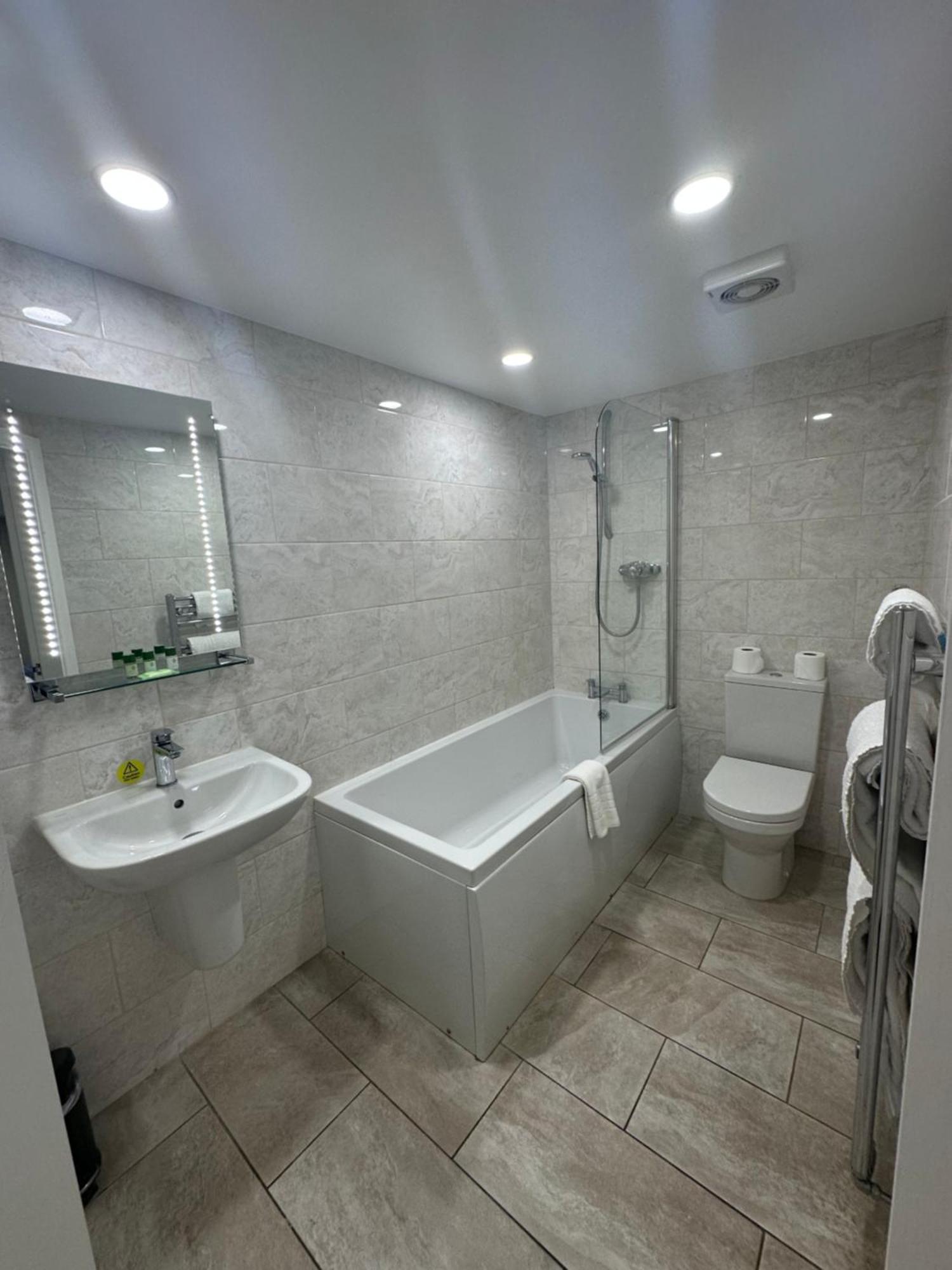 Kings Croft Hotel Pontefract Extérieur photo