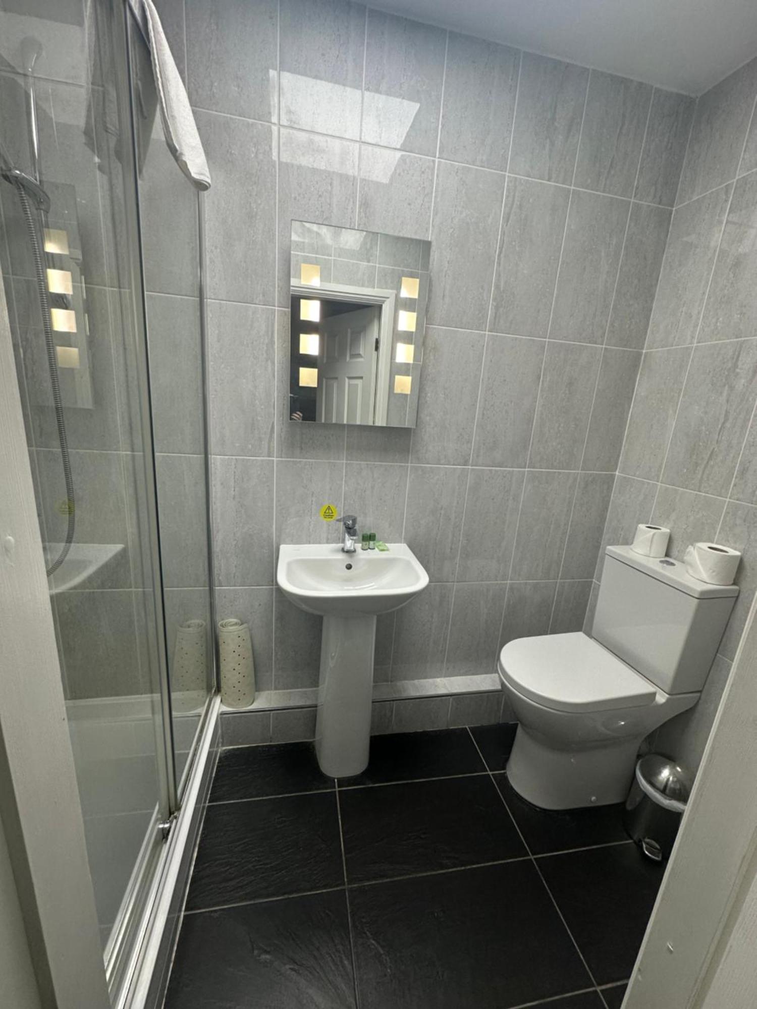 Kings Croft Hotel Pontefract Extérieur photo