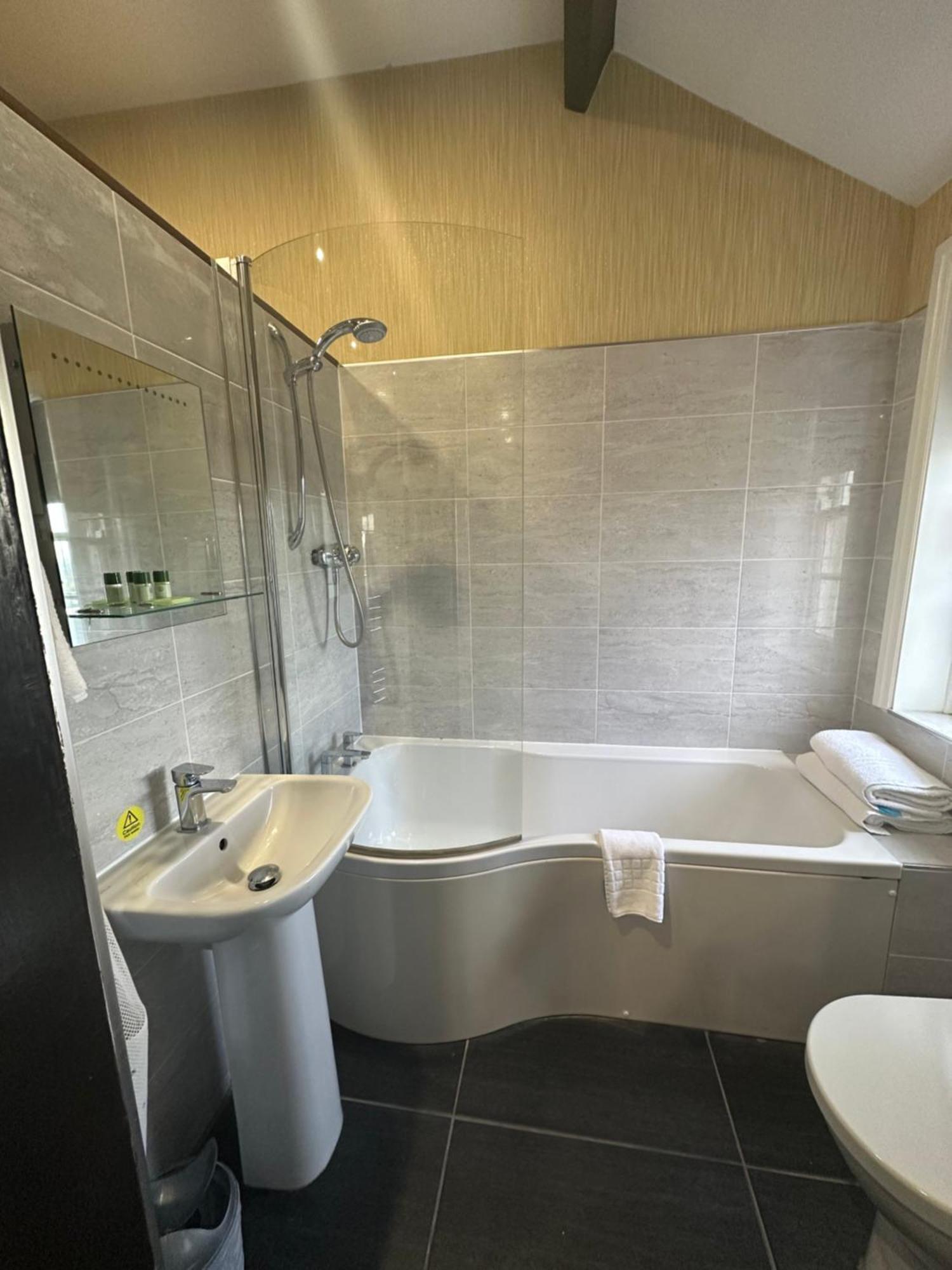 Kings Croft Hotel Pontefract Extérieur photo